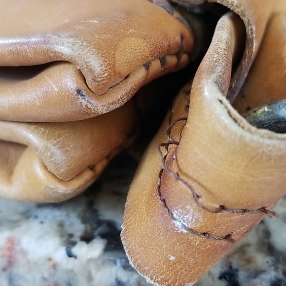 Vintage 1970s Tooled Leather Shoulder Bag - Picture 16 of 16